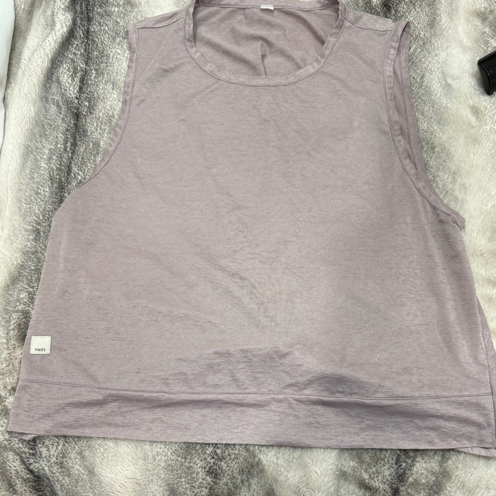 Vuori Women’s Muscle Tee in Dusty Lavender
